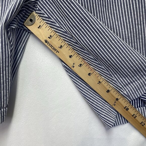 Vince Pleated Stripes Seersucker Shorts Mens Size 32 Gray-White Puckered Texture - Picture 8 of 16